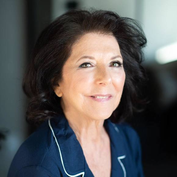 Meet your Posher, Camilla - Picture 1 of 1